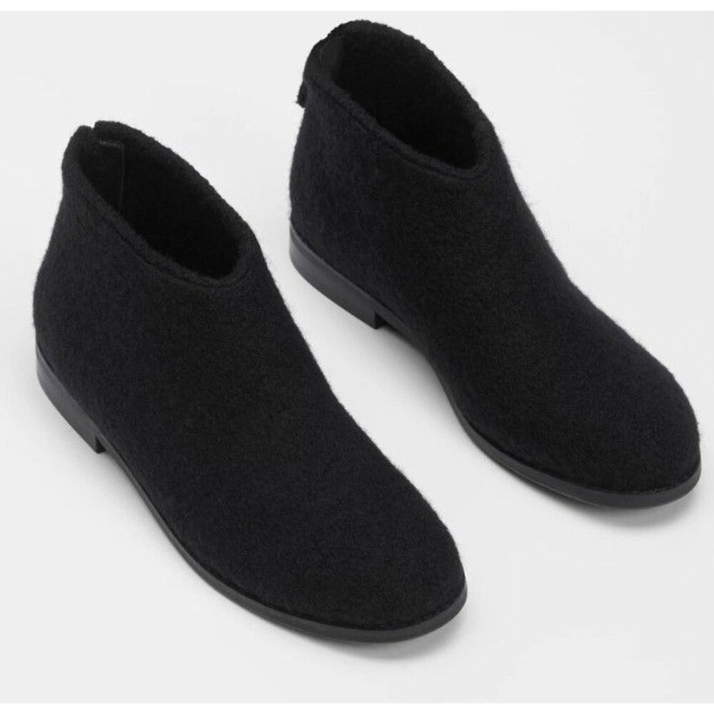 New Eileen Fisher Black Drift Shearling Bootie Ankle Boot Lamb Wool Size 7.5